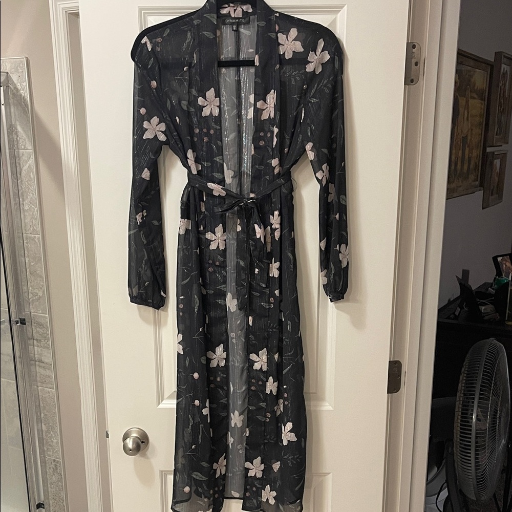 DYNAMITE PETITE SMALL Sheer Black Floral Duster with Pale Pink Flowers